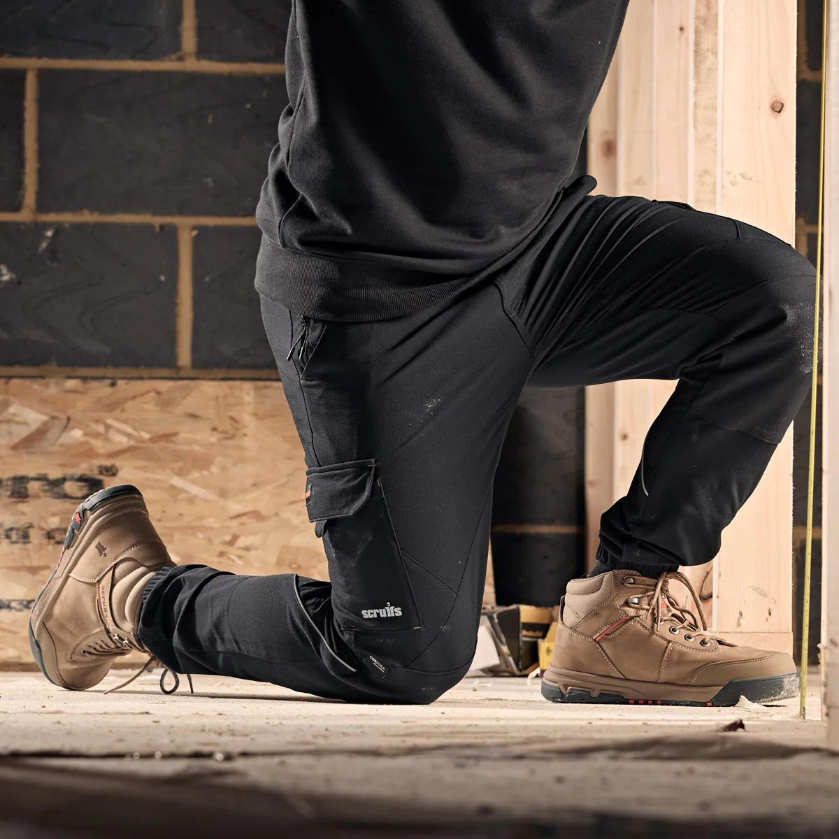 Tech Hybrid Jogger - Image 4